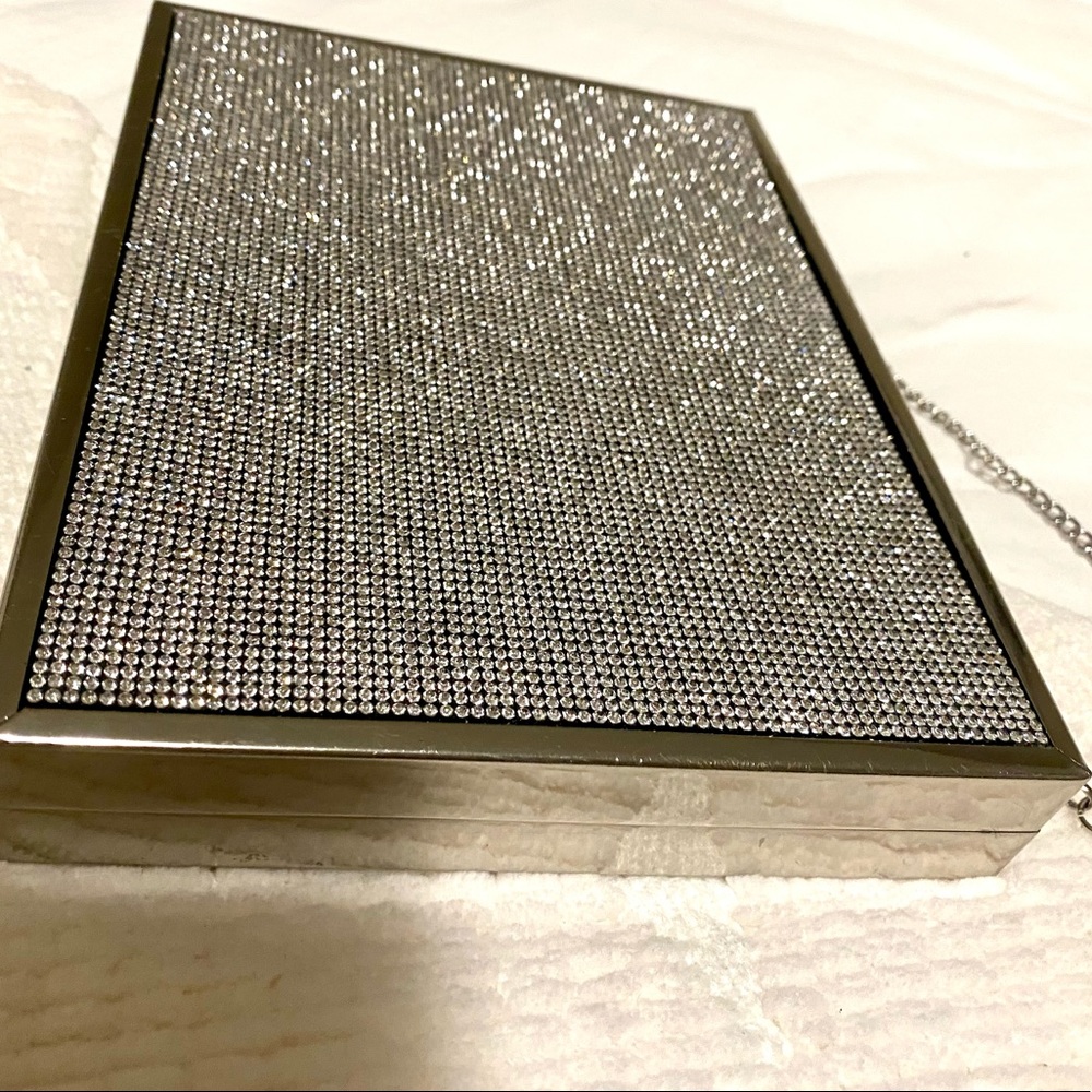 Rhinestone clutch with chain strapping